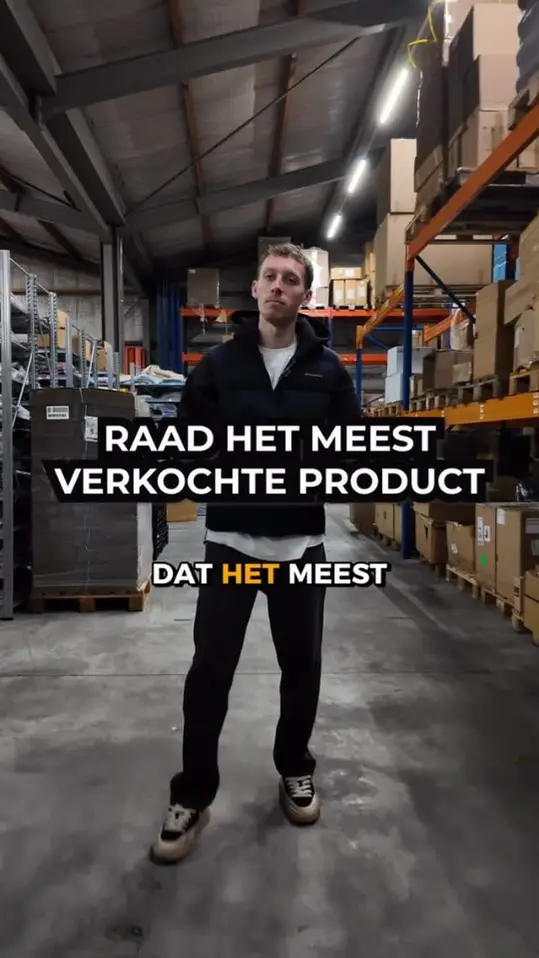 Reelcover van Innostock: een medewerker in het magazijn, met de tekst Raad het meest verkochte product.