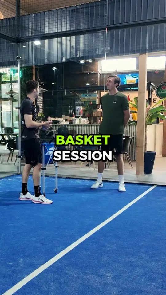 Reelcover van Padel Mate Academy: een coach en een speler bij een Basket session.